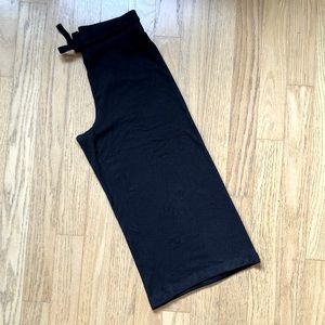 Daily Ritual Women’s Cozy Knit Coulotte, Black, Size XS